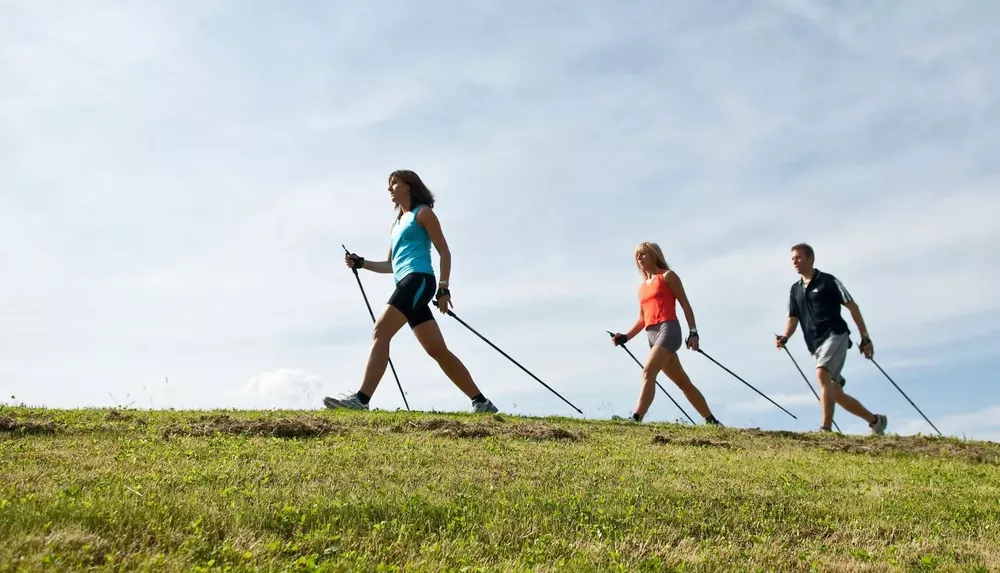 Opřete se do holí a začněte chodit zdravě: Nordic walking vás nadchne