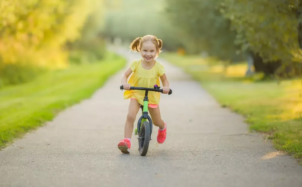 Odrážedla mění děti: Rozvoj pohybu je jen začátek!
