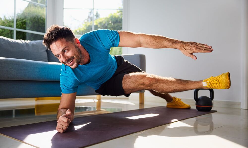 Minimum výbavy, maximum účinku: Ty nejlepší cviky na doma