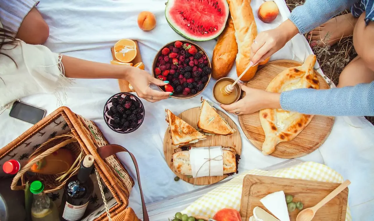 Piknikové vybavení, co porazí i tropy