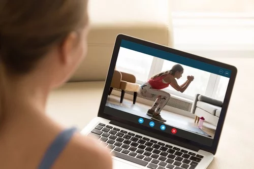 Cvičení pod dohledem online trenéra