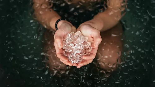 Otužování se stěhuje domů. Ponořte se do ledu i bez zahrady