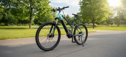 Když kolo nechce ležet: Stojánky, co udrží balanc i pořádek