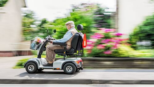 Jak vybrat elektrický vozík, co vrátí pohyb do života