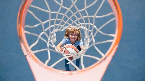 Nastavitelný basketbalový koš pro děti: Jak vybrat, aby posloužil roky?