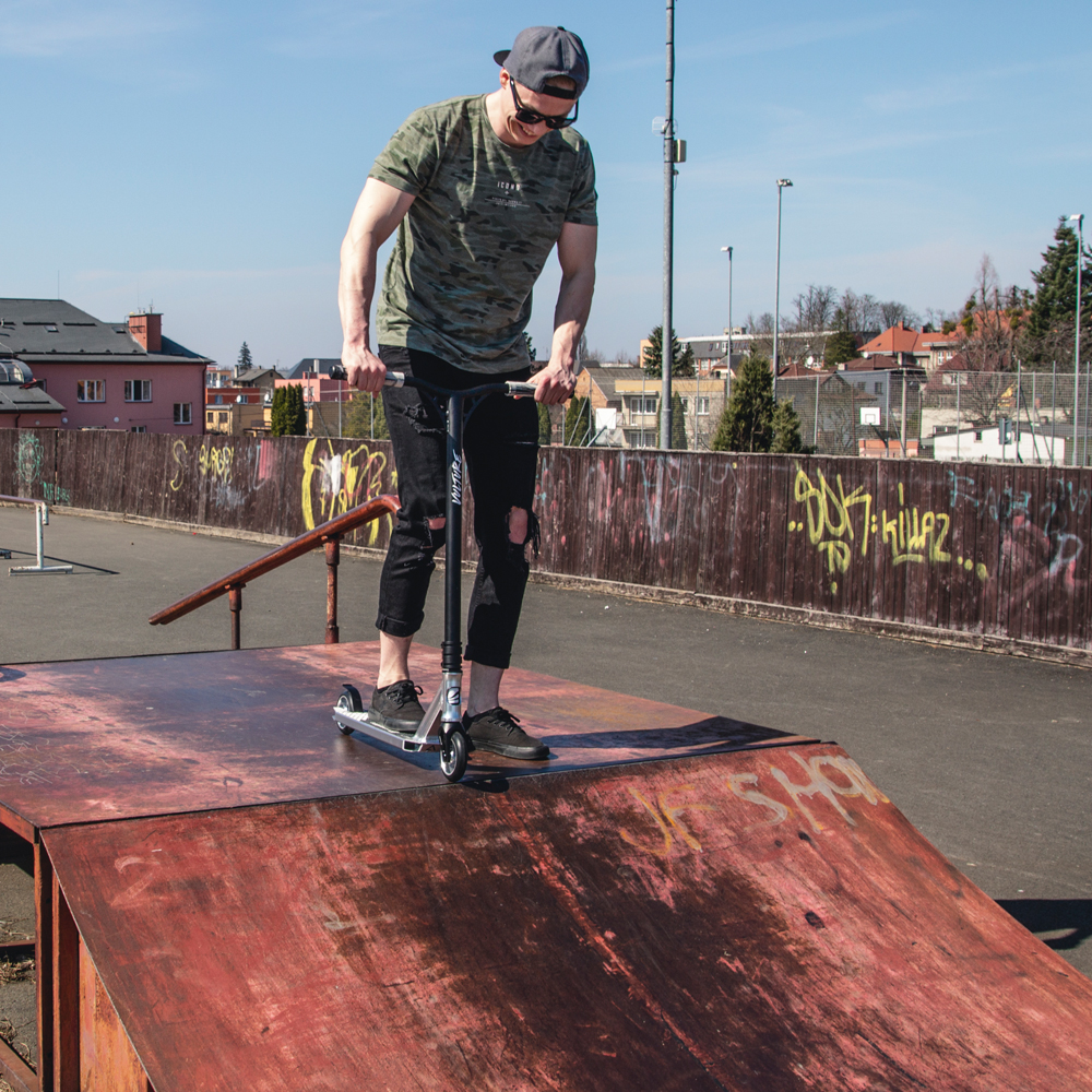 Freestyle koloběžka inSPORTline Vulture