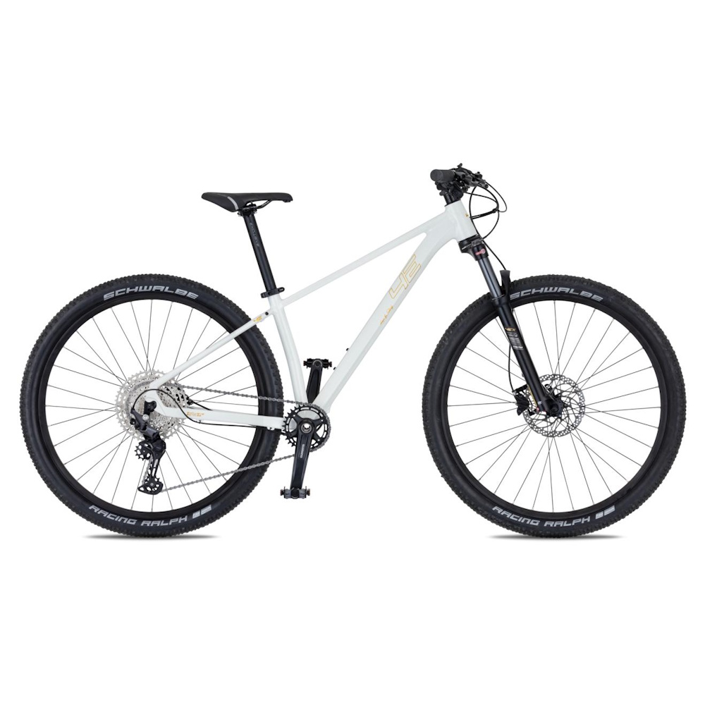 Dámské horské kolo 4EVER Yoga Gold Lady 29" - model 2026 S (15,5", 155-165 cm) pearl white/gold