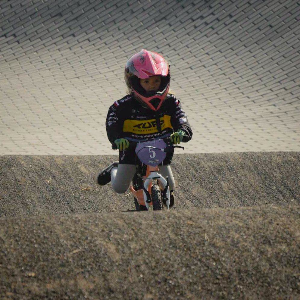 Dětské odrážedlo inSPORTline Pufino 12" broskvová - Obrázek 7