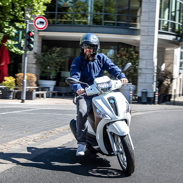 Moto přilba s headsetem SENA Outstar S matná černá S (57-58) - Obrázek 5