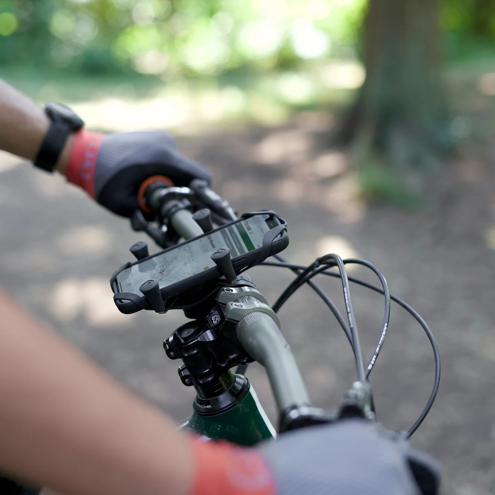 Kompletní sestava držáku pro velké telefony RAM Mounts X-Grip se "Tough-Strap" stahovacím upínaním na řidítka (obrázek 5)