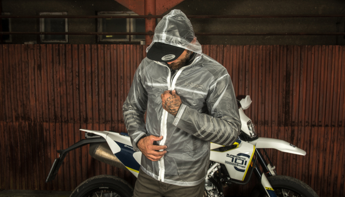 Wodoodporna odzież przeciwdeszczowa na motocykl