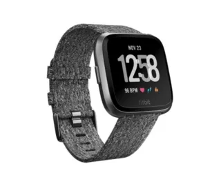 Fitbit Versa okosóra Charcoal Woven