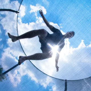 Trampolina z siatką ochronną inSPORTline Sun 305 cm