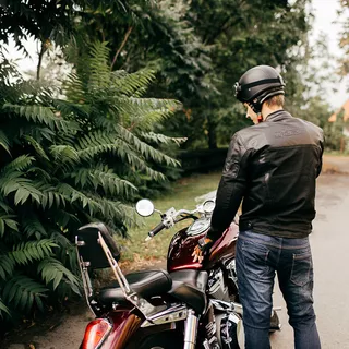 Skórzane rękawice motocyklowe W-TEC Reubal NF-4190 - Czarno-czerwony