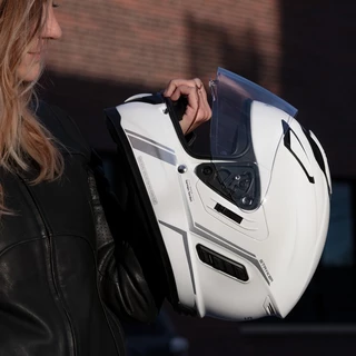 Moto přilba SENA Stryker s integrovaným Mesh headsetem Shine White - lesklá bílá