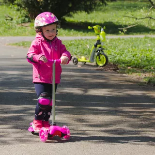 Children’s Tri Scooter WORKER Lucerino with Light-Up Wheels - Pink