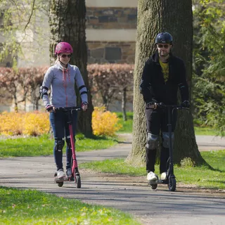 Električni skiro inSPORTline Skootie s sedežem