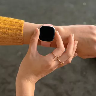 Chytré hodinky Fitbit Versa 3 Pink Clay/Soft Gold Aluminum - 2.jakost