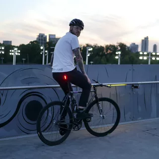 Knog Plus Free Back Hinteres Licht für Jogger - schwarz