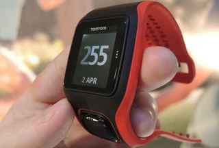 GPS hodinky TomTom MultiSport Cardio - bílo-červená