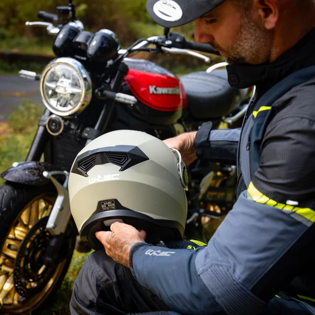 Výklopná enduro přilba W-TEC Biscaia P/J