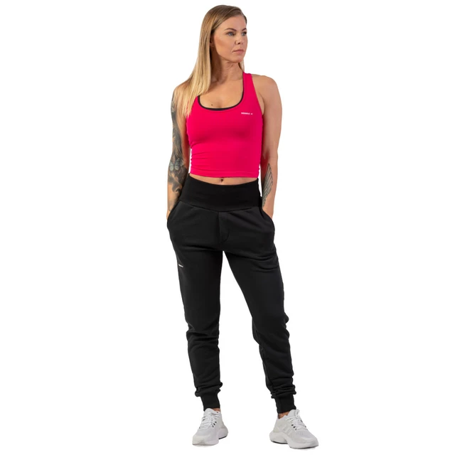 Nebbia sportos slim-fit crop trikó