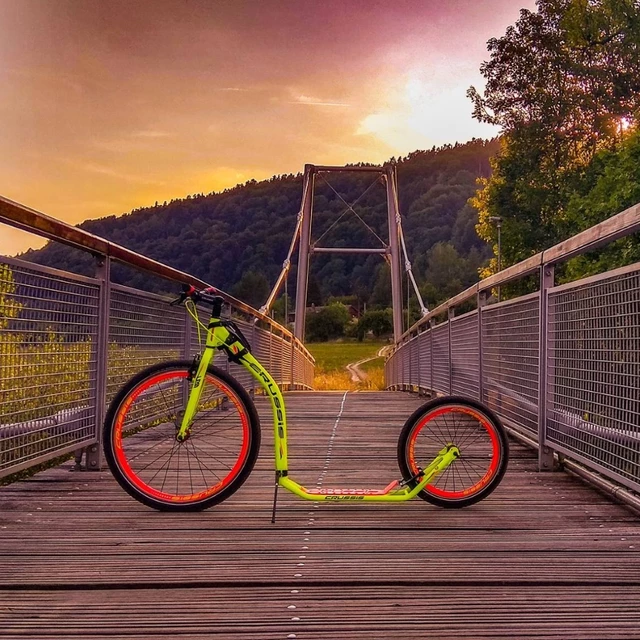 Koloběžka Crussis Urban 4.4 žluto-růžová 26/20"