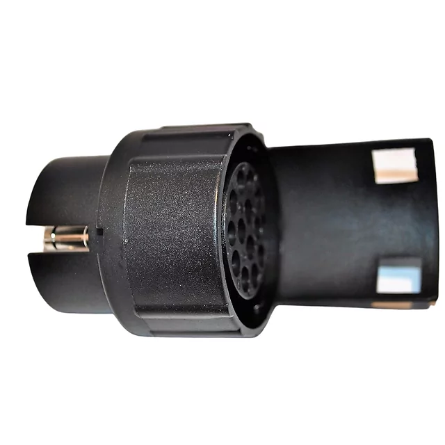 Adaptér ke změně zásuvky u tažného zařízení 7-13