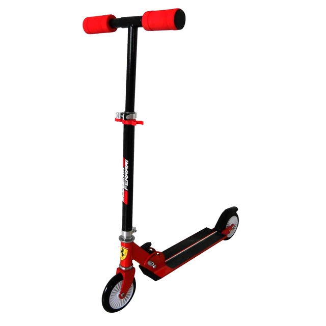 Dětská koloběžka Ferrari