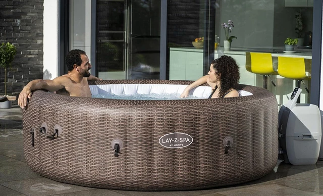 BESTWAY Lay-Z-Spa ST MORITZ Airjet felfújható jakuzzi 216 x 71 cm 60023