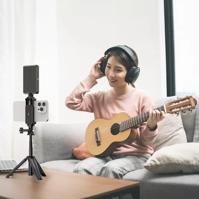 Mini výsuvný stativ Apexel s LED světlem a adaptérem pro akční kameru