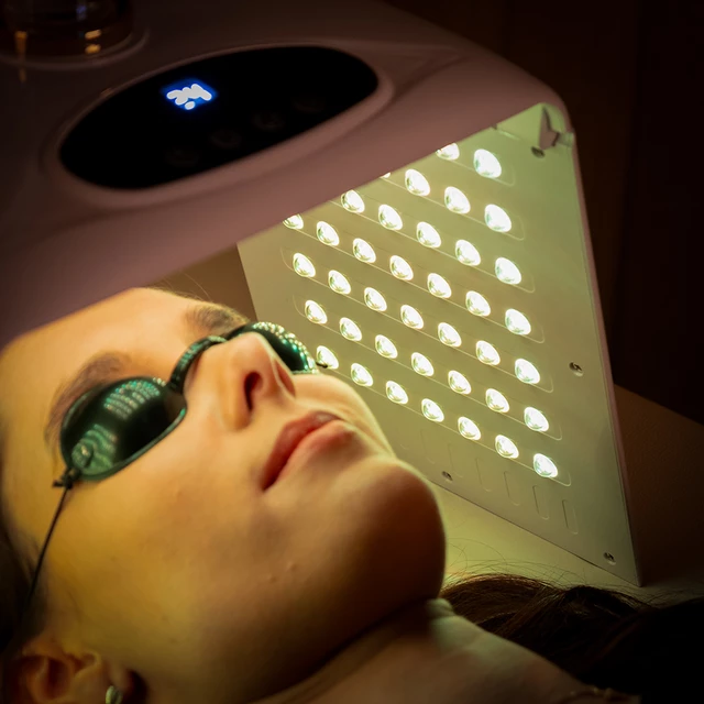LED Light Therapy Facial Machine inSPORTline Coladome 300