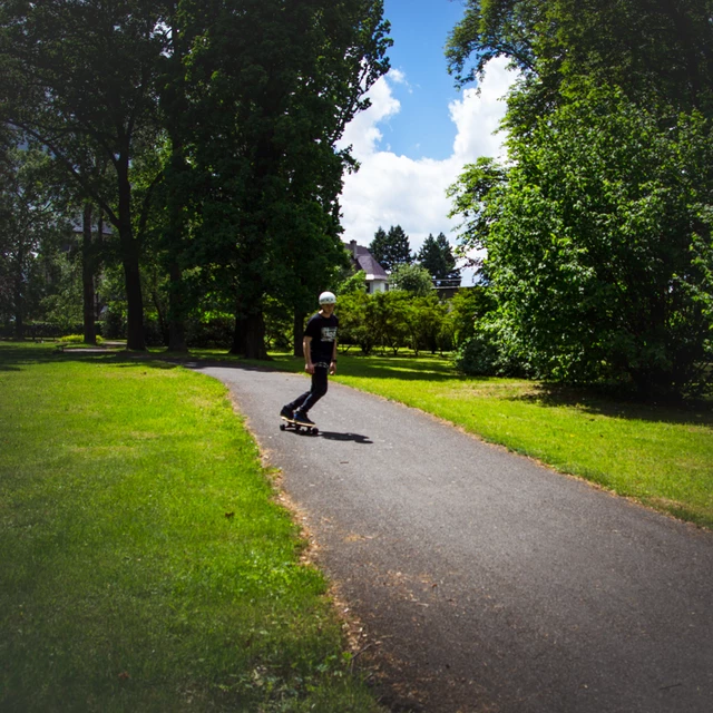 Elektrický longboard Skatey 400 čierno-oranžový