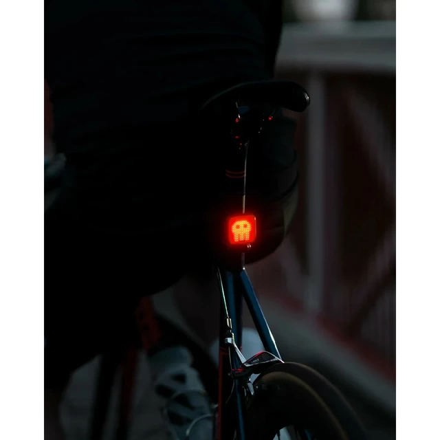 Rear Flashing Light KNOG Blinder Skull