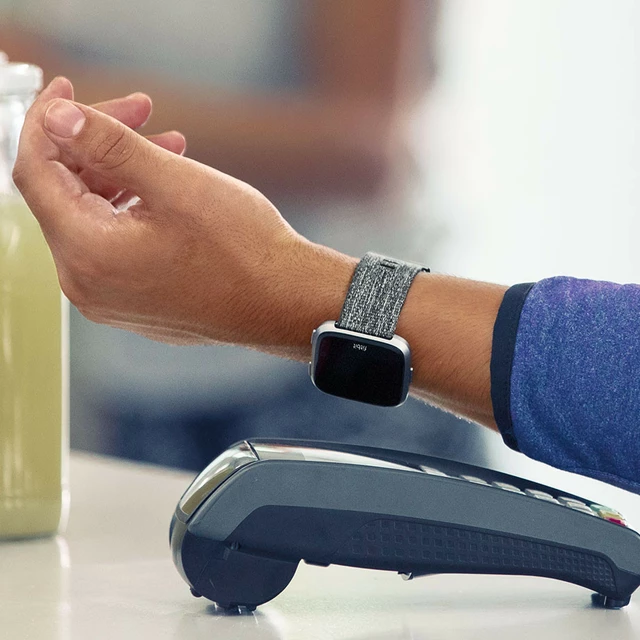 Chytré hodinky Fitbit Versa Charcoal Woven