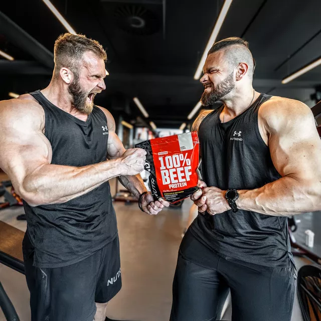 Hovězí bílkovina Nutrend 100% Beef Protein 900g - mandle+pistácie