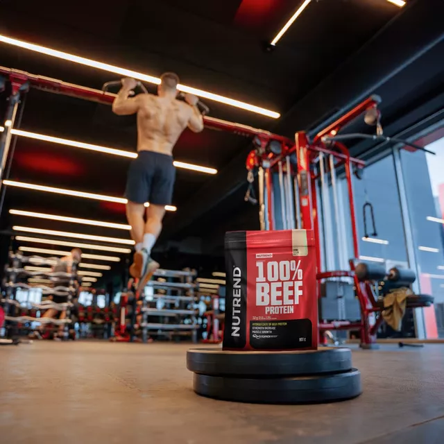 Hovězí bílkovina Nutrend 100% Beef Protein 900g - mandle+pistácie