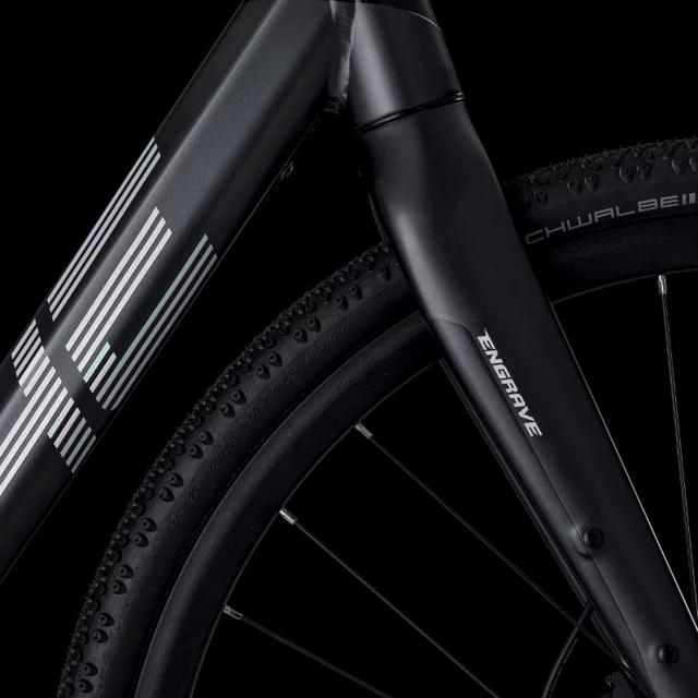 Gravel elektrokolo 4EVER ENGRAVE FLAT 28" - titan/hologram