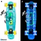 Svetleči penny board WORKER Ravery 22" z bluetooth zvočnikom - transparentní modrá/zelená